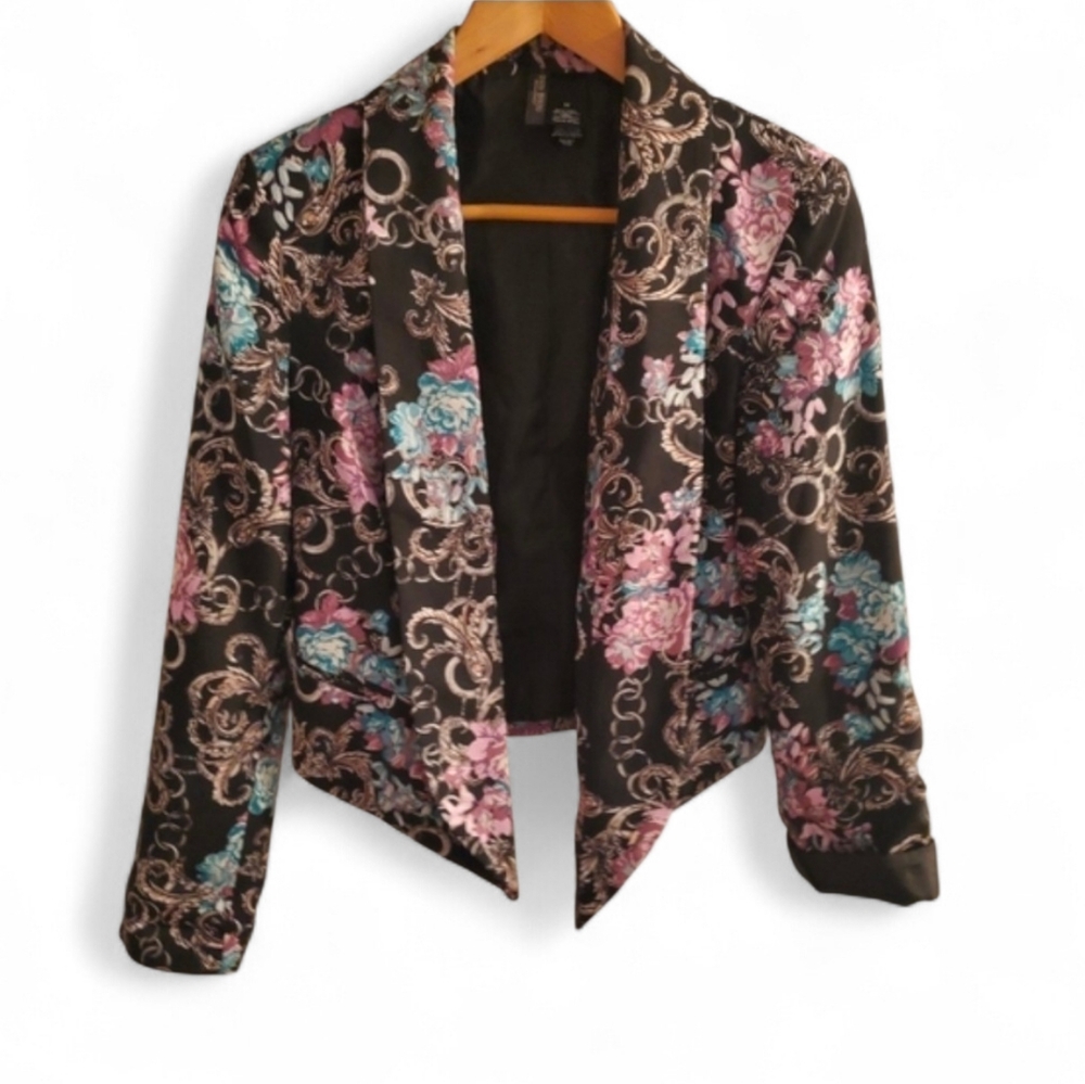 Bisou Bisou Taylored Floral Blazer - Medium